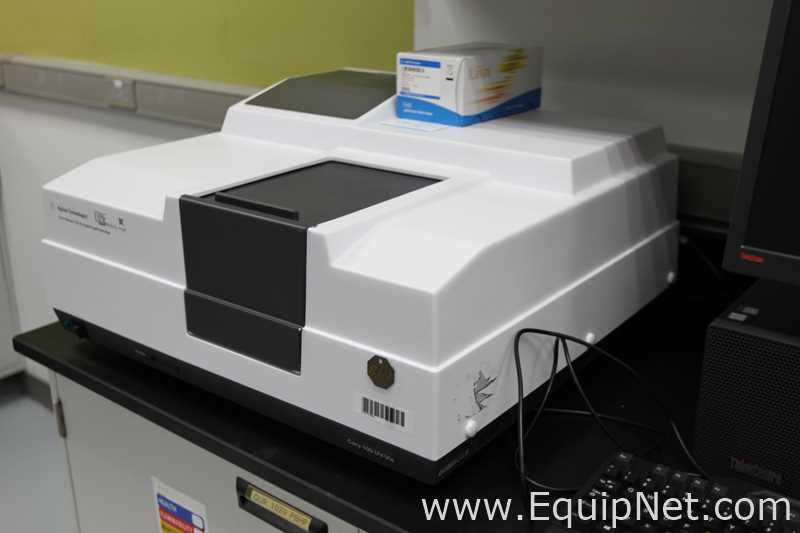 Agilent Technologies Cary Series UV-Vis Spectrophotometer