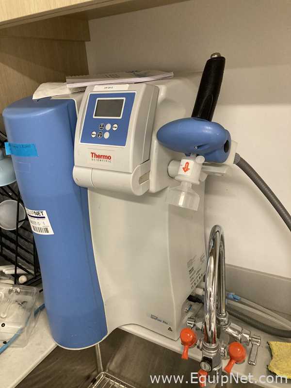 Sistema de Purificación y Destilación de Agua Thermo Scientific GenPure Pro