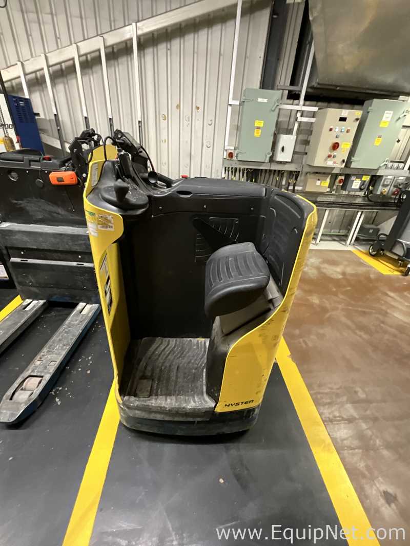 Hyster RP2.0N 2000Kg 24 Volt Ride On Pallet Truck with Battery Charger
