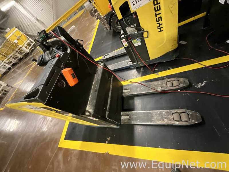 Hyster RP2.0N 2000Kg 24 Volt Ride On Pallet Truck with Battery Charger