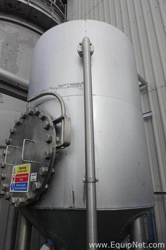 2000 Litre Stainless Steel Vertical Sodium Hydroxide Tank with Pump in Bund