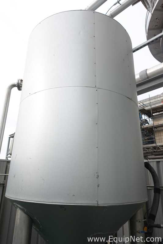2000 Litre Stainless Steel Vertical Sodium Hydroxide Tank with Pump in Bund