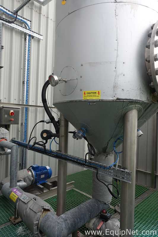 2000 Litre Stainless Steel Vertical Sodium Hydroxide Tank with Pump in Bund