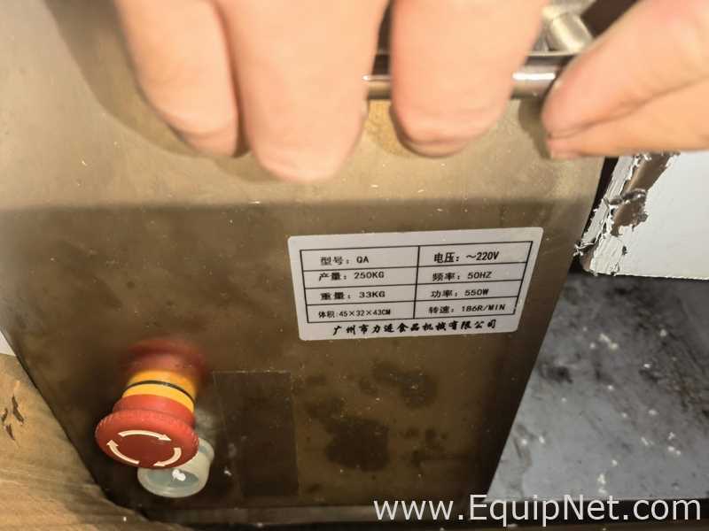 Guangdong Xinfeng Fan QA Microtome - 390