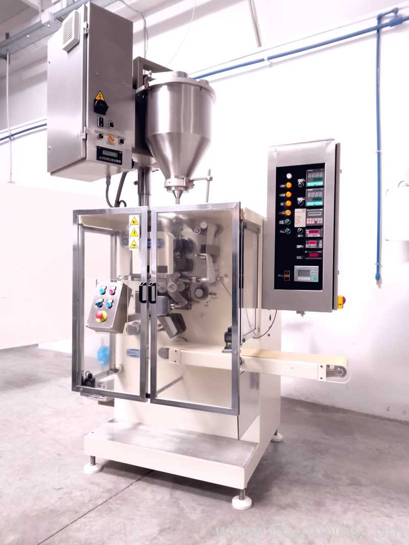 Máquina Vertical Formadora, Llenadora y Selladora  Universal Pack VBU