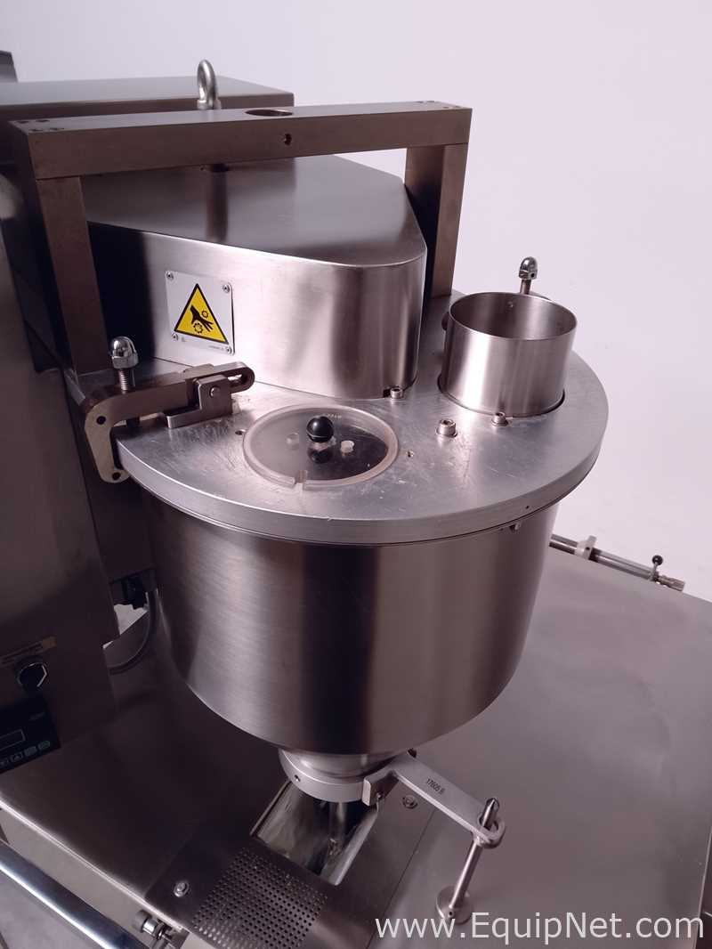 Máquina Vertical Formadora, Llenadora y Selladora  Universal Pack VBU