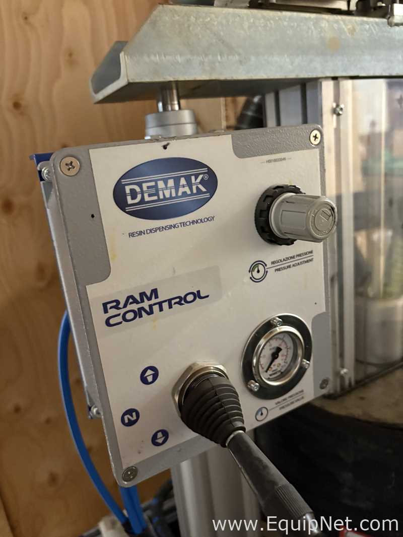 Máquina de Encapsulamento e Envase de Cápsulas DEMAK CV DL70 ASI