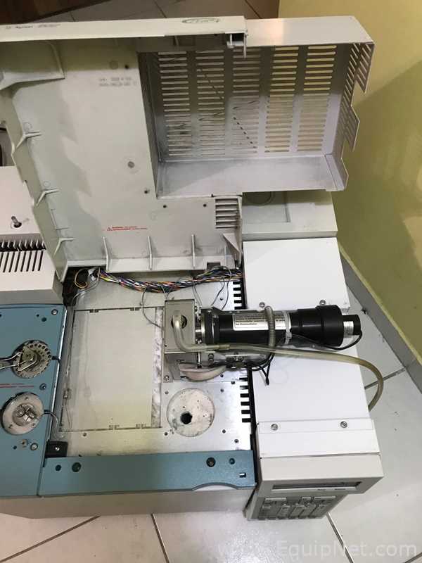 Agilent Technologies 6890 Gas Chromatograph