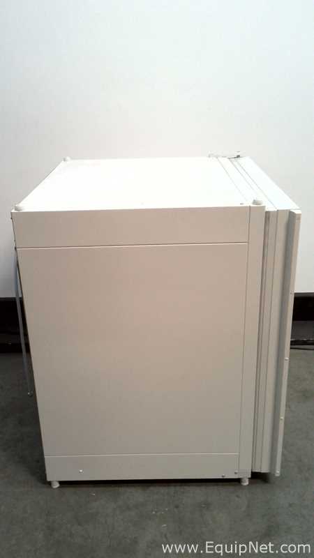 Incubadora Thermo Scientific HERAcell 240i