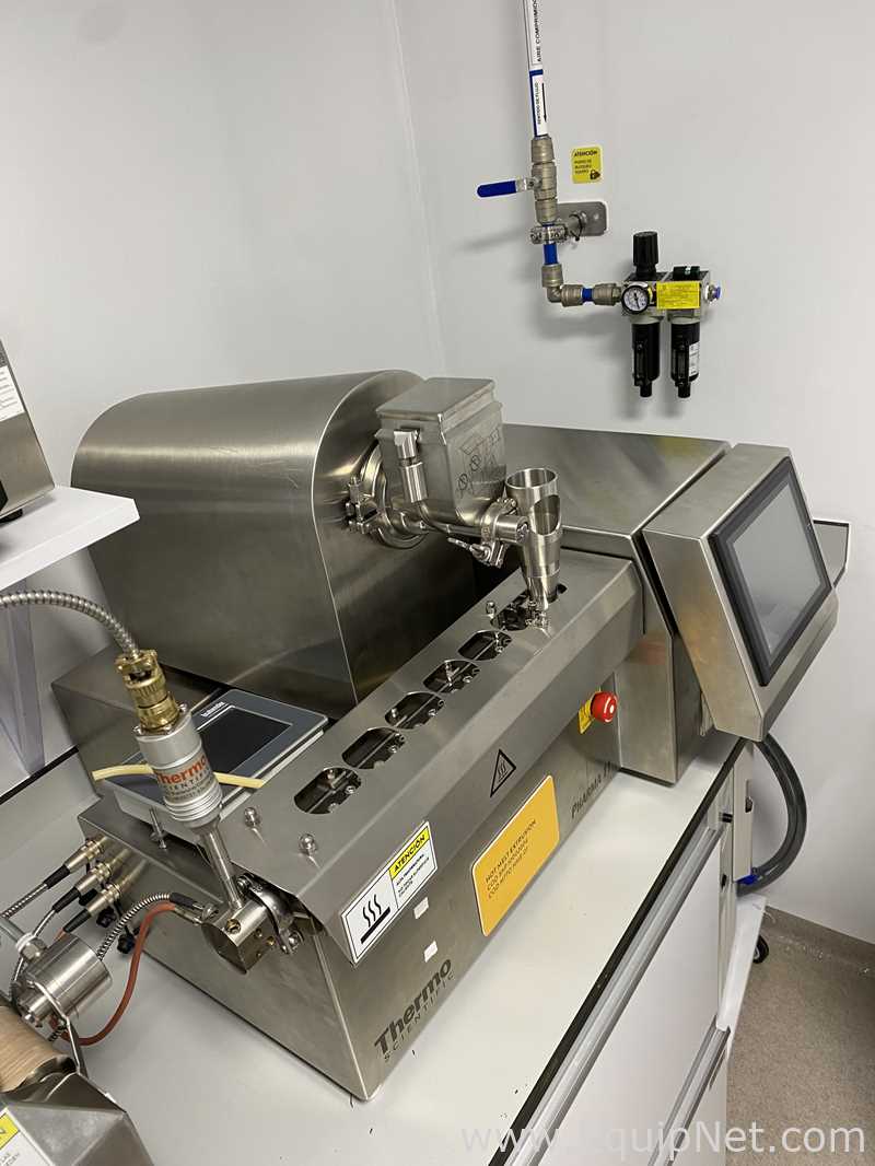 Sistema Extrusor De Doble Tornillo Thermo Scientific Pharma 11 Con Molino Granulador