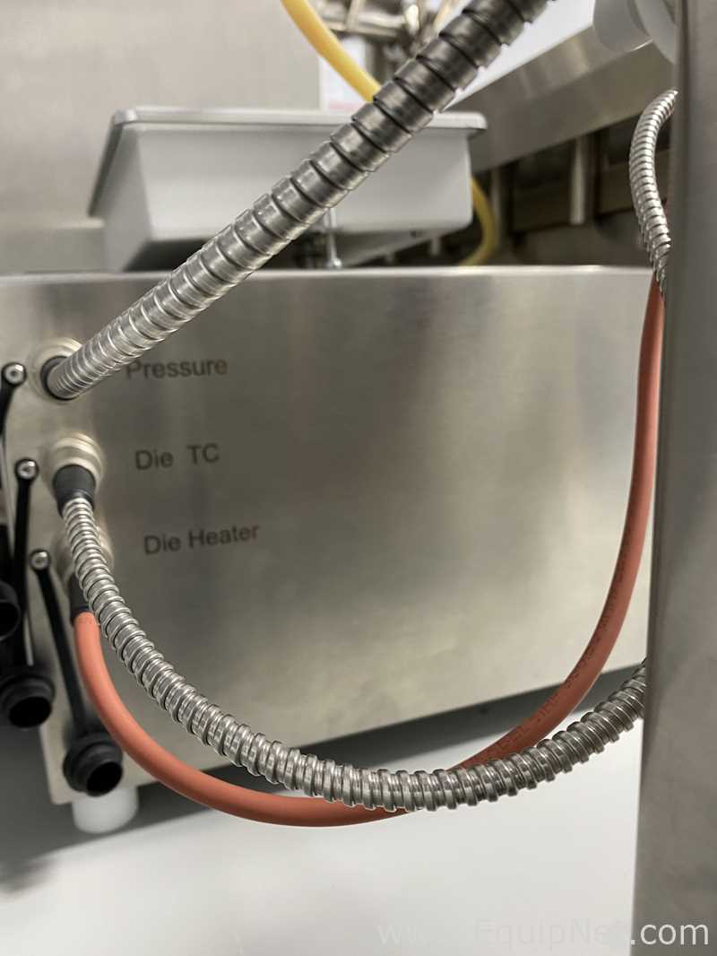 Sistema Extrusor De Doble Tornillo Thermo Scientific Pharma 11 Con Molino Granulador