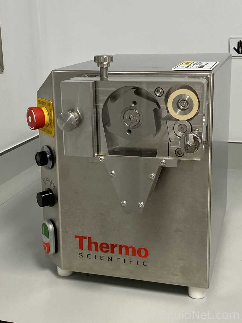 Sistema Extrusor De Doble Tornillo Thermo Scientific Pharma 11 Con Molino Granulador