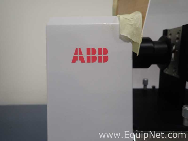 Equipamento de Espectroscopia de Infravermelho com Transformada de Fourier (FTIR) ABB Group MB3000