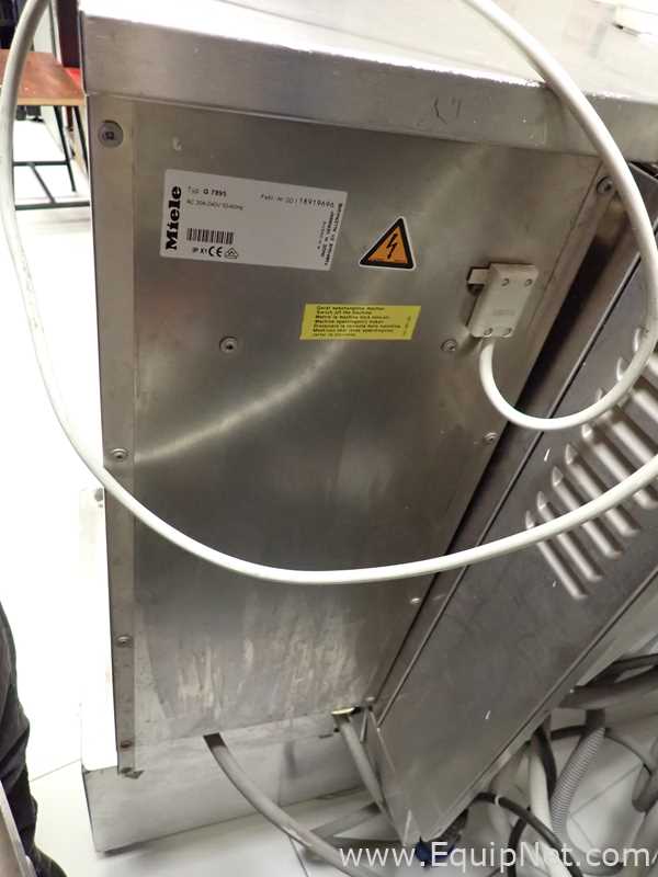 Lavadora e Secador de Vidraria Miele G 7883 CD