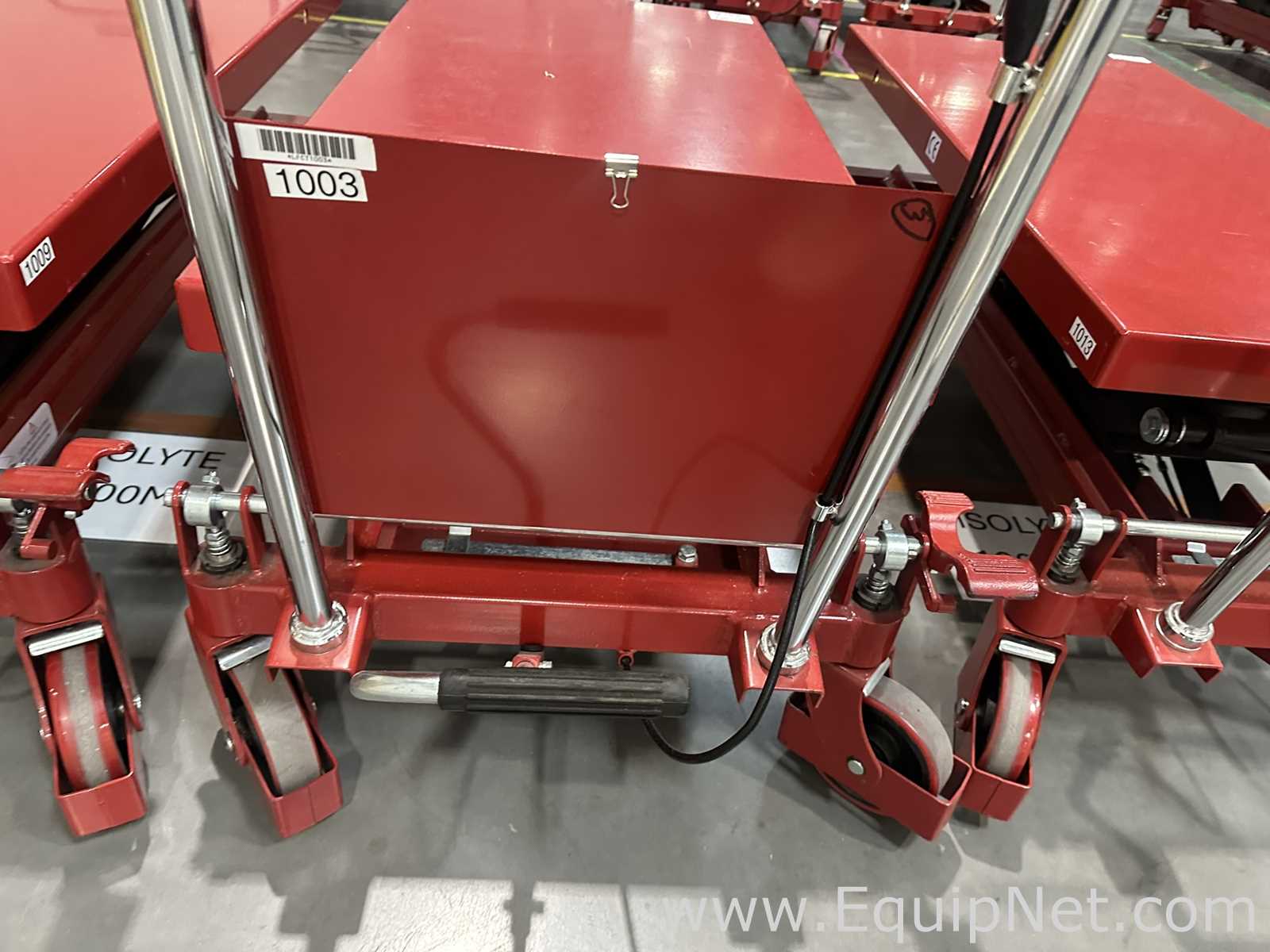 Línea de Lote de 3 Elevador Uline H-8152
