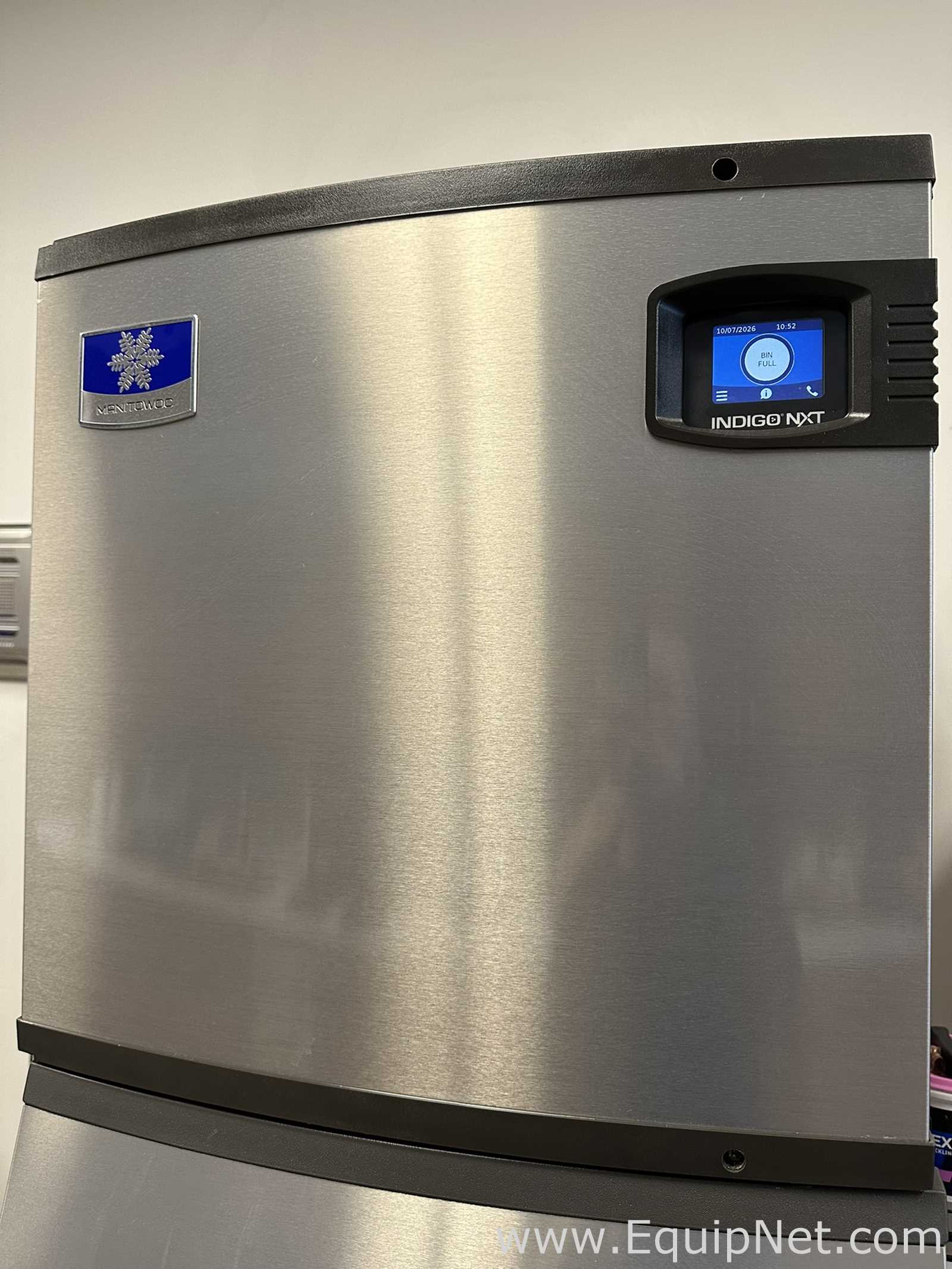 Manitowoc IDT0620A-161 Indigo NXT Ice Machine with SFA192 Ice and Water Dispenser