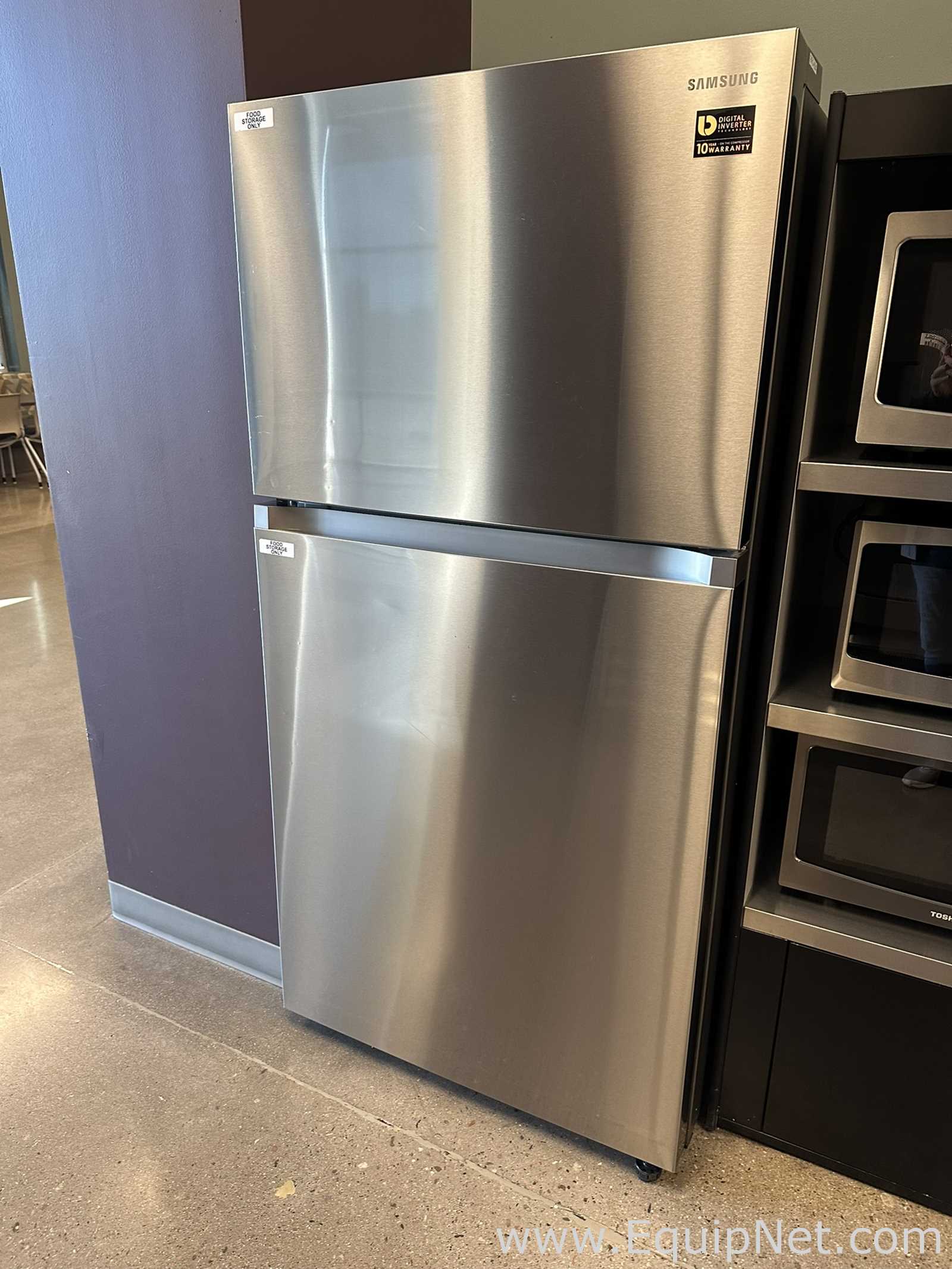 Samsung RT21M6213SR Top-Freezer Refrigerator