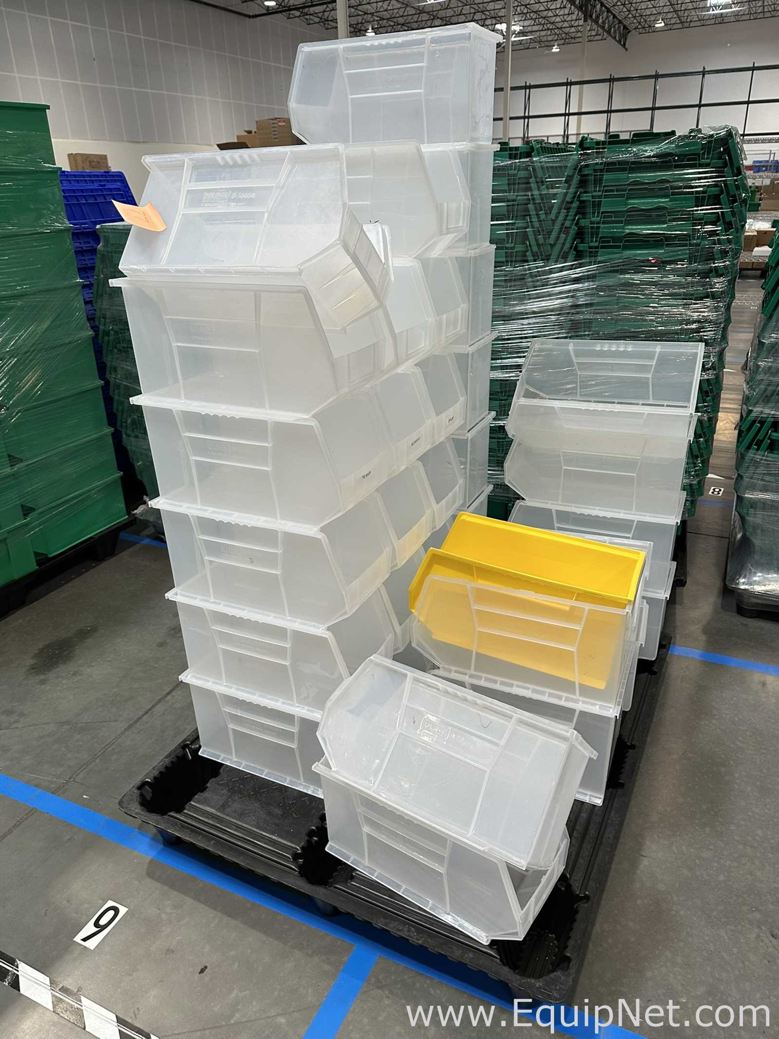 Linhas de lote de   Caixote para Armazenamento Uline S-14454
