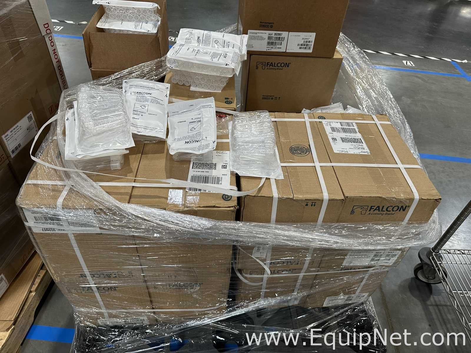 Large Lot of Unused Corning Falcon 352057 14 mL Polystyrene Round-Bottom Tubes and Sarstedt 55.510 1