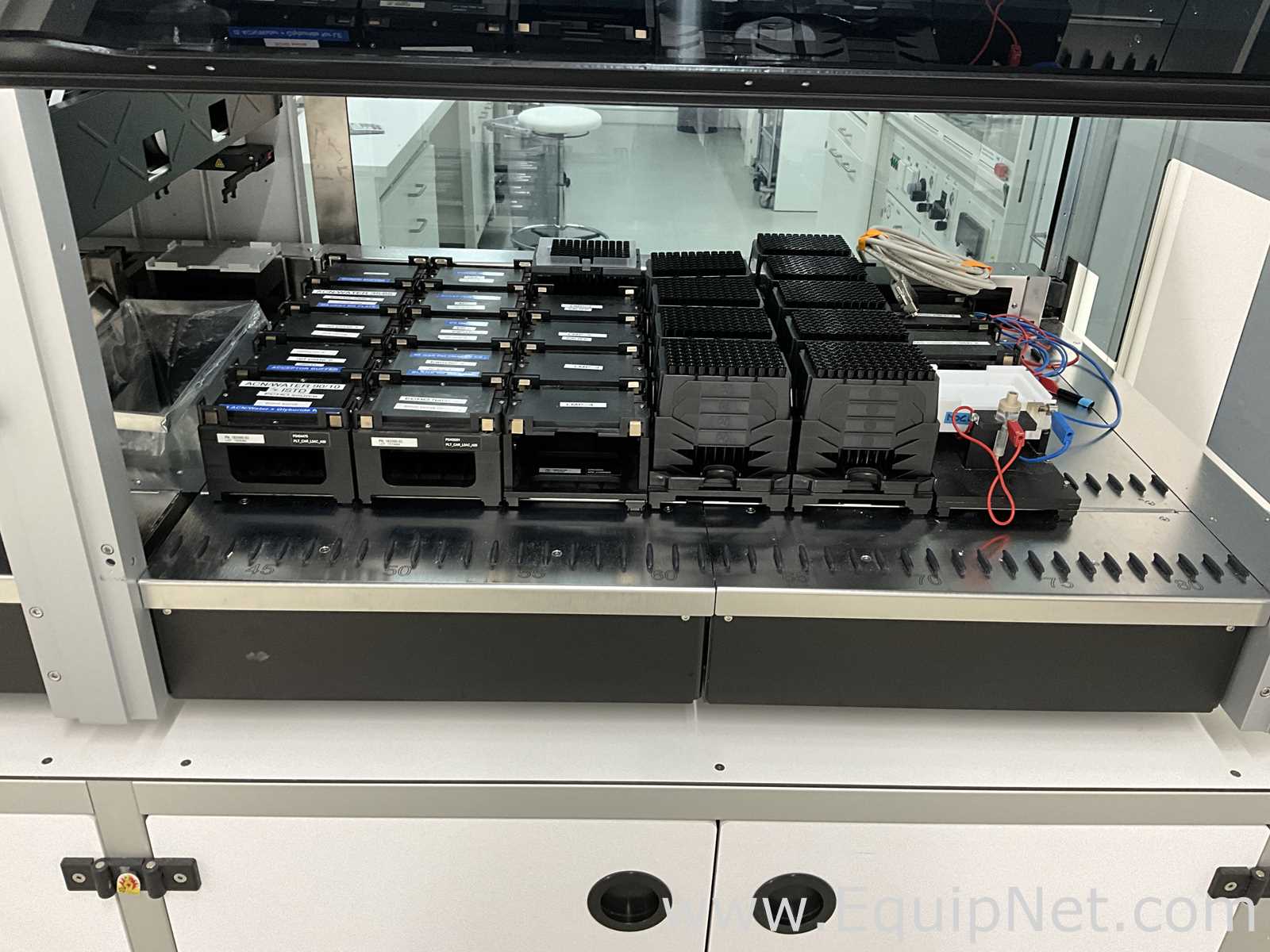 Hamilton Microlab STARplus Liquid Handler