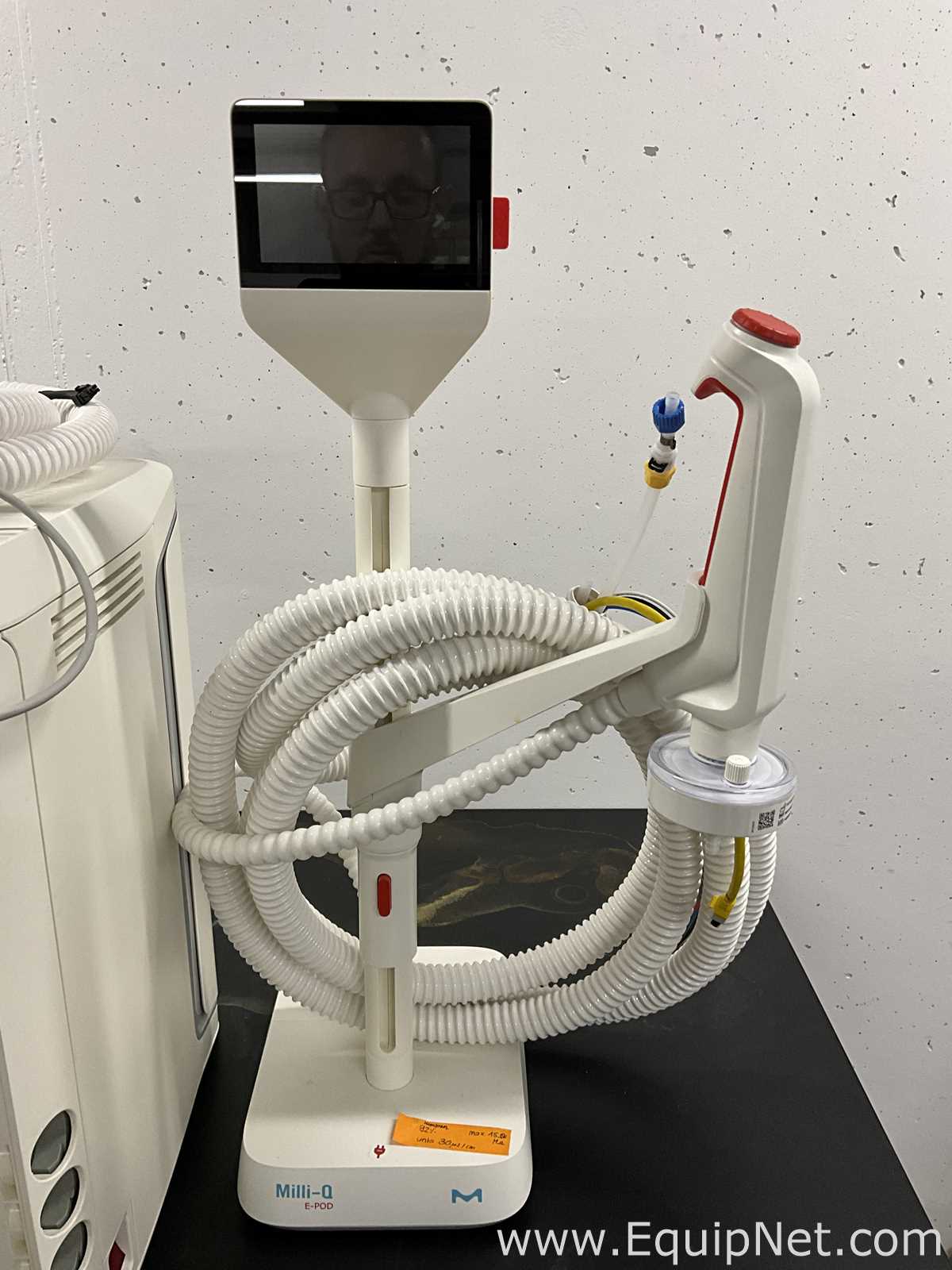 Sistema de Purificação e Destilação de Água Millipore Milli-Q IQ 7005