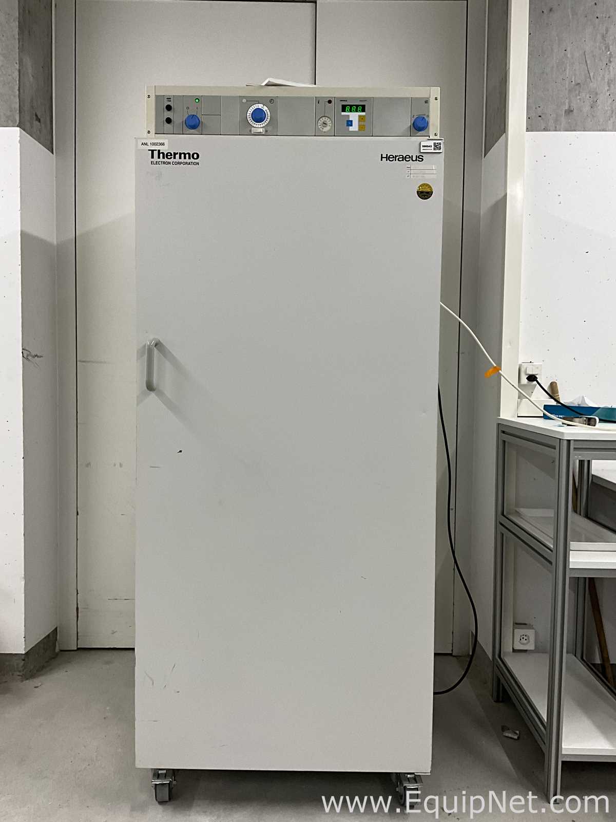 Incubadora Thermo Electron Corporation Heraeus B6420