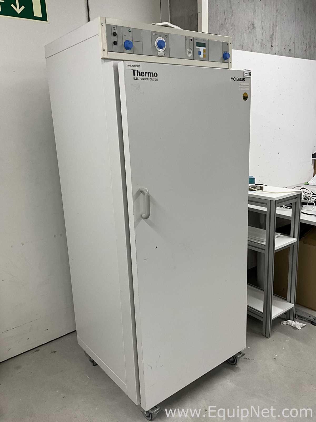 Incubadora Thermo Electron Corporation Heraeus B6420