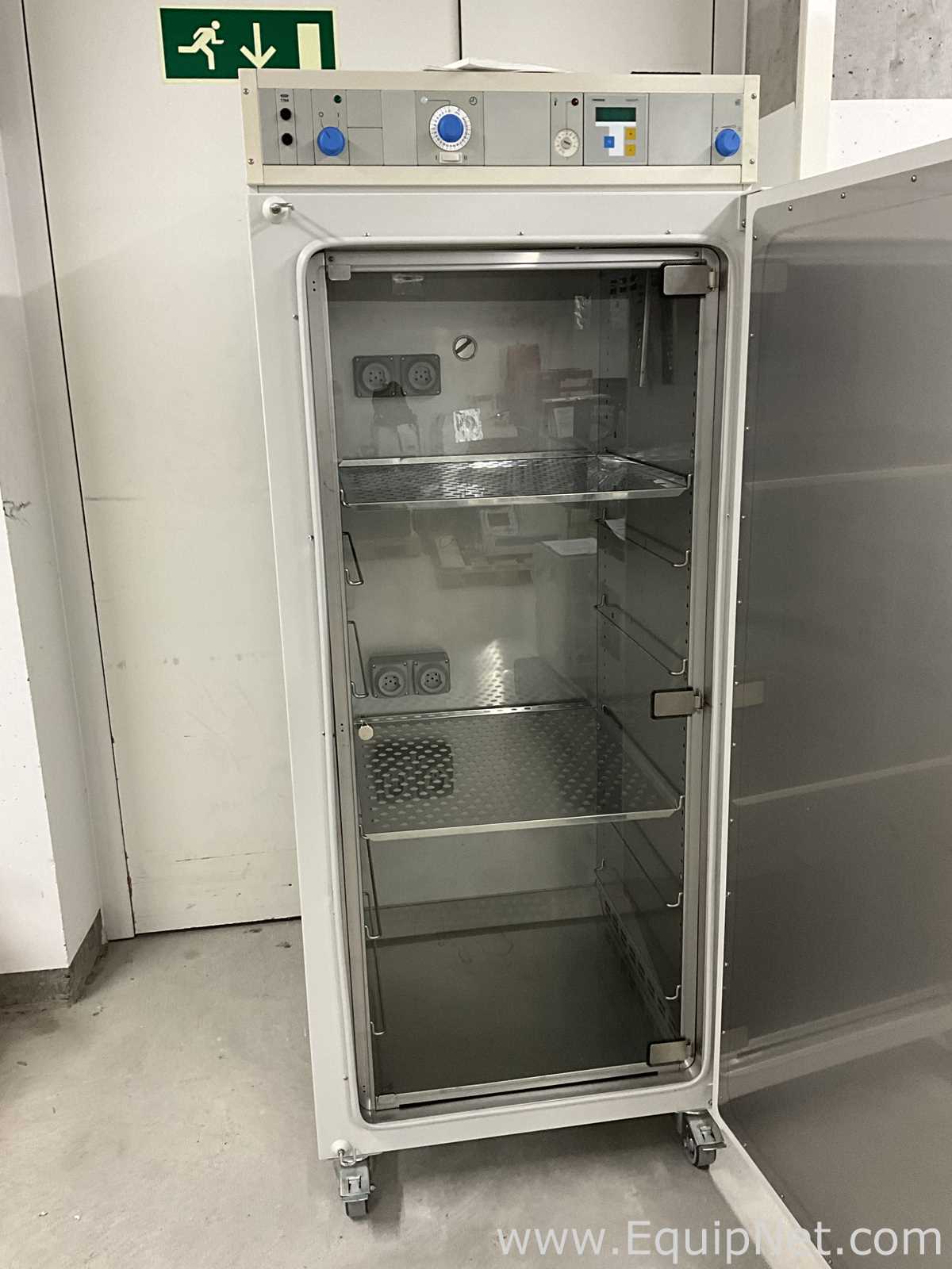 Incubadora Thermo Electron Corporation Heraeus B6420