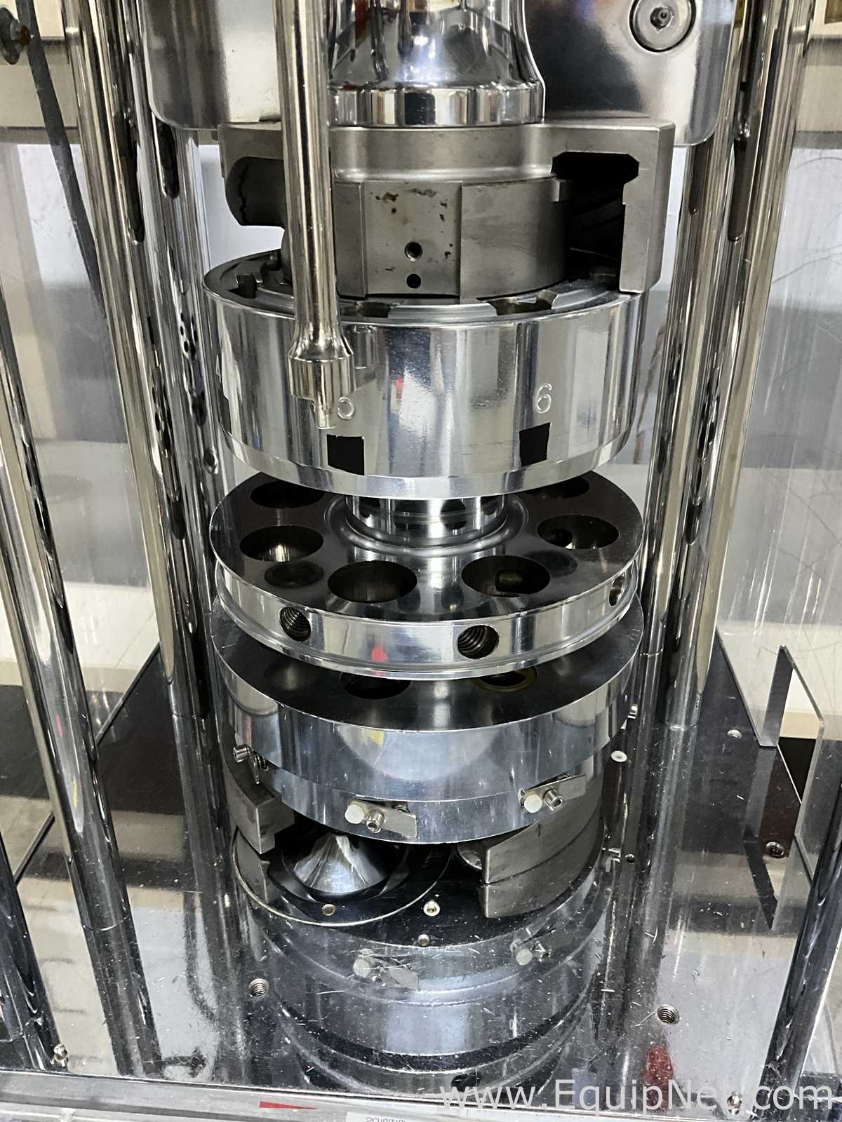 Piccola 8 Station Pilot Scale Tablet Press
