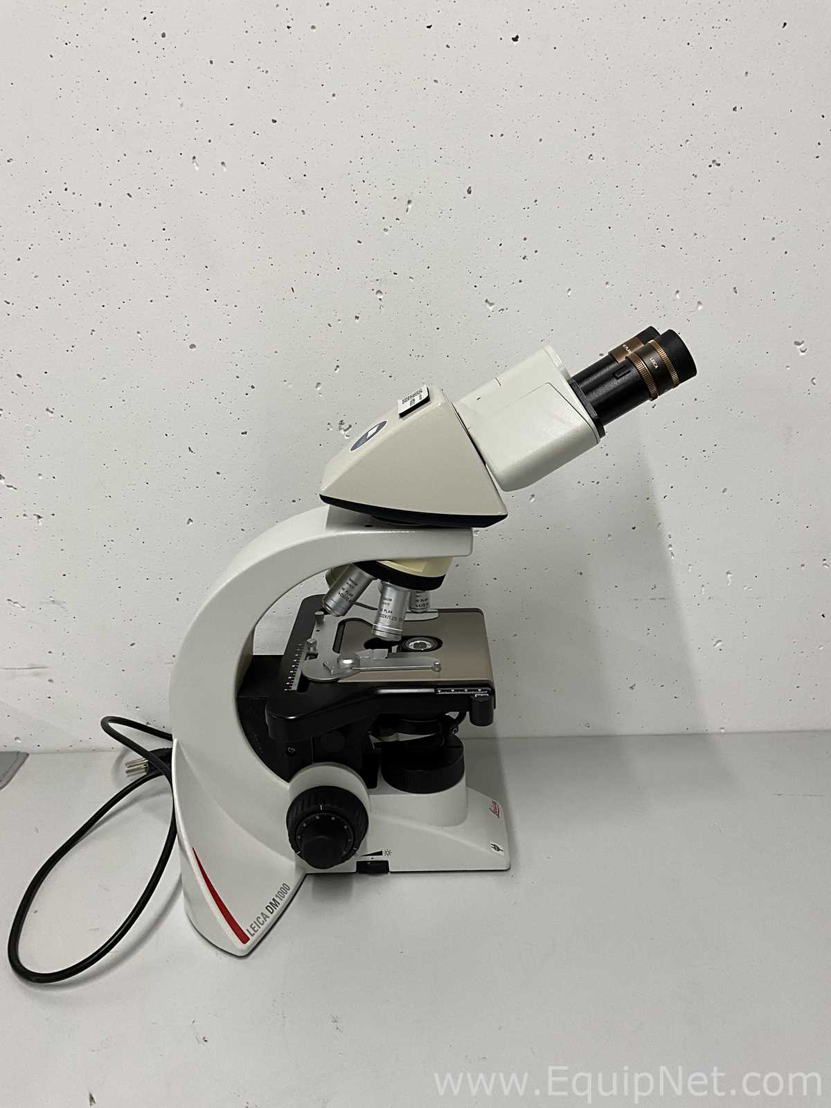 Leica DM1000 Optical Microscope