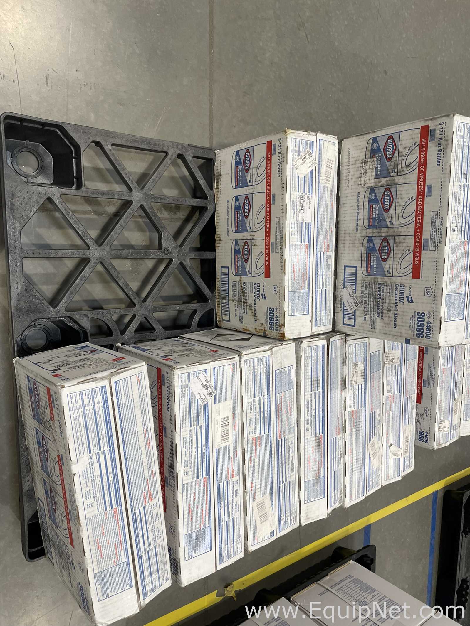 Large Lot of Clorox 30966 Germicidal Bleach Concentrated 121 fl oz Bottles