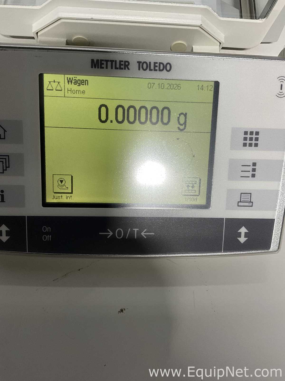 Mettler Toledo AX205 High Precision Laboratory Analytical Balance