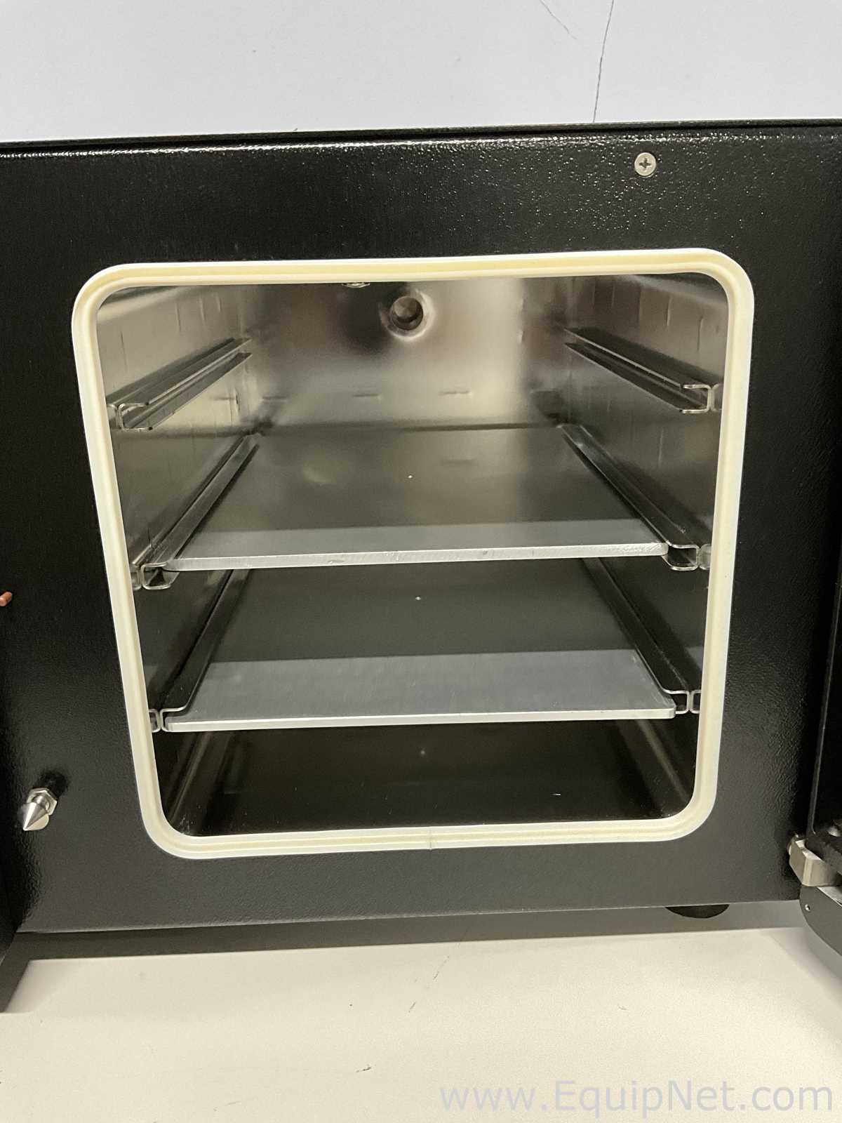Estufa para Laboratórios Salvis Lab Vacucenter VC20