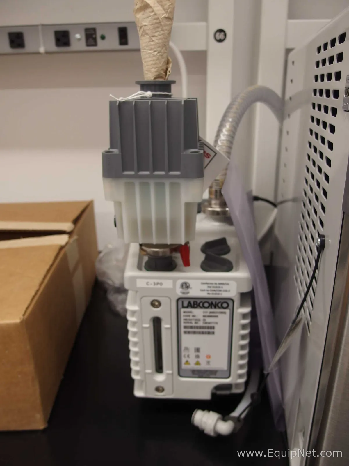 Labconco FreeZone 4.5L -50C 700401000 Benchtop Freeze Dryer with Vacuum Pump