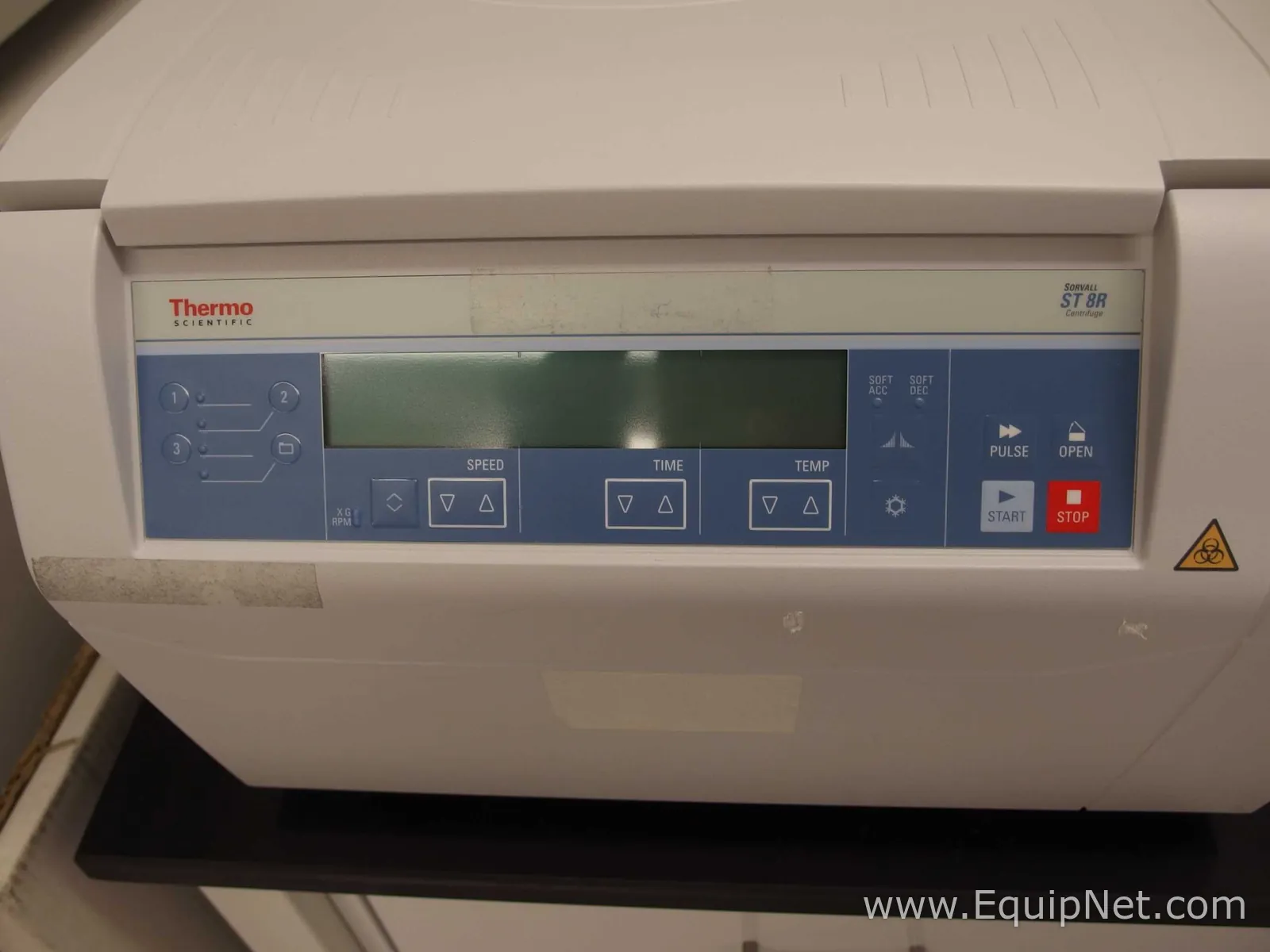Thermo Scientific Sorvall ST 8R Refrigerated Benchtop Centrifuge with M-10 Rotor