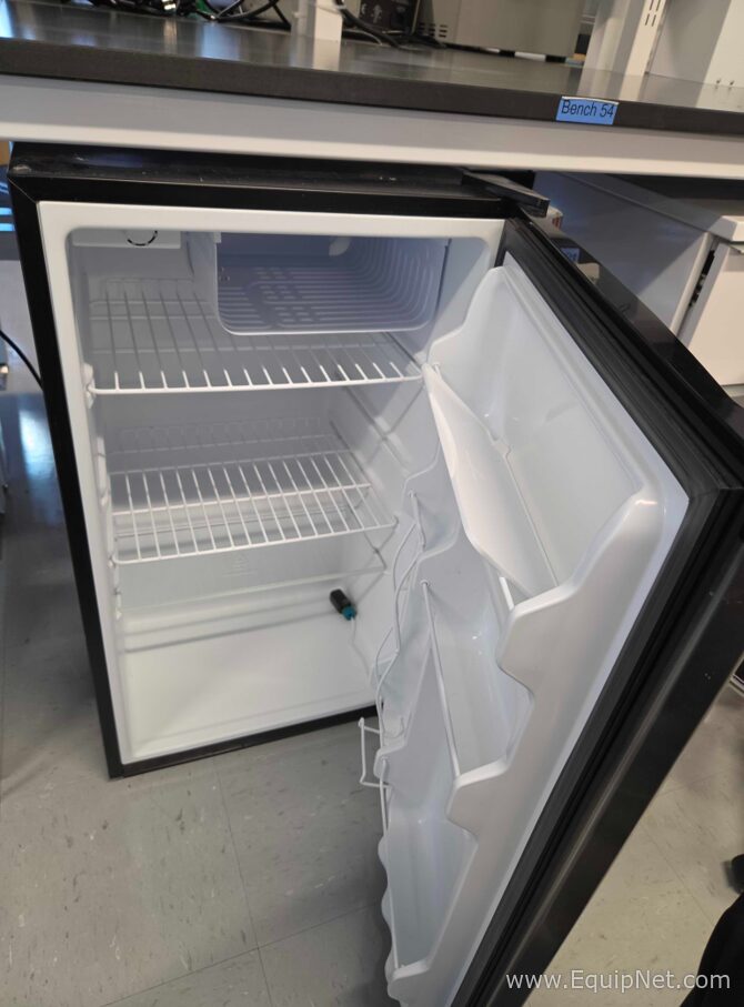 Supentown SPT Upright Refrigerator