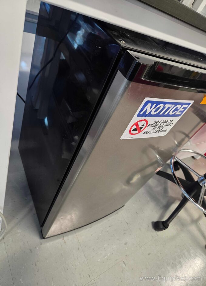 Supentown SPT Upright Refrigerator
