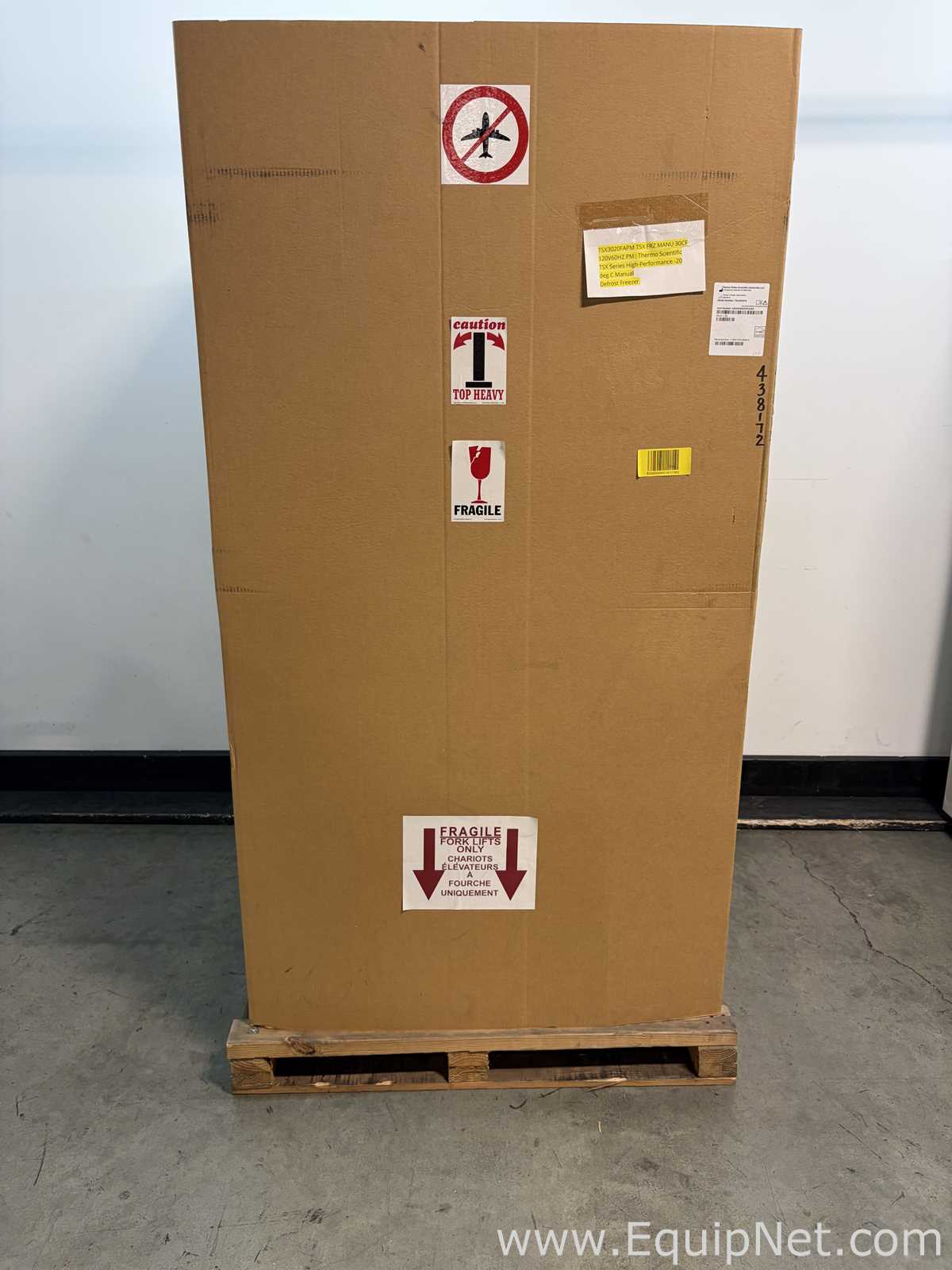 Freezer Thermo Scientific TSX3020FA. Sem Uso