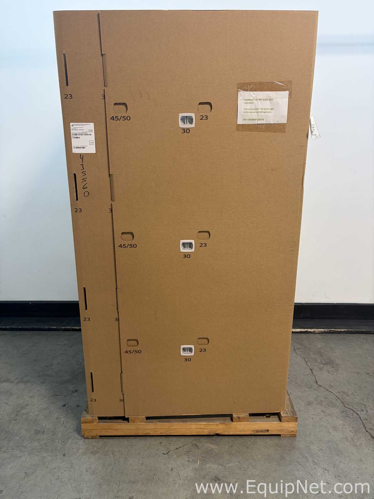 Unidade de Refrigeração Thermo Scientific TSX3005GA. Sem Uso