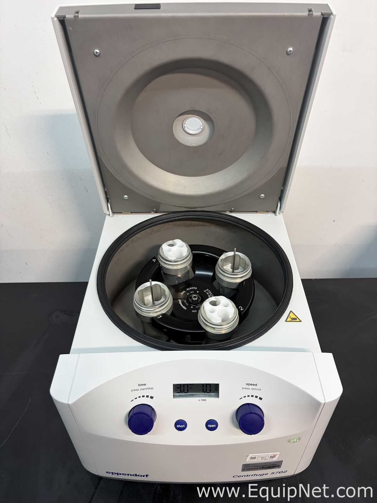 Los aus 2 Laborzentrifuge Eppendorf 5702