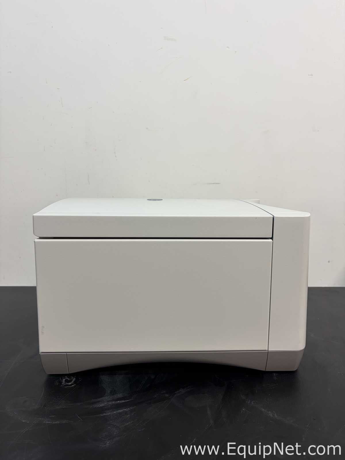 Los aus 2 Laborzentrifuge Eppendorf 5702