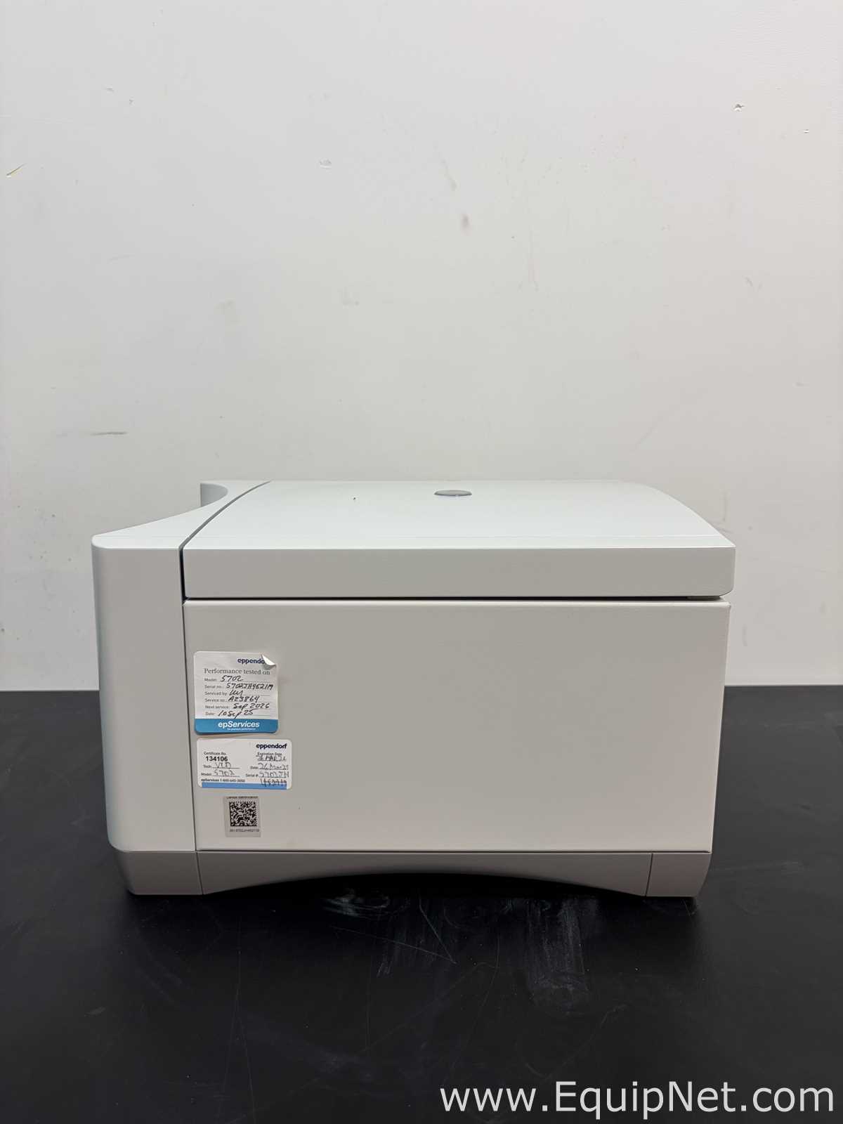 Los aus 2 Laborzentrifuge Eppendorf 5702