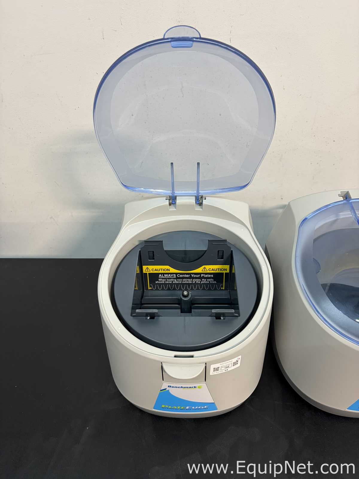 Los aus 2 Laborzentrifuge Benchmark Scientific Inc. C2000 PlateFuge