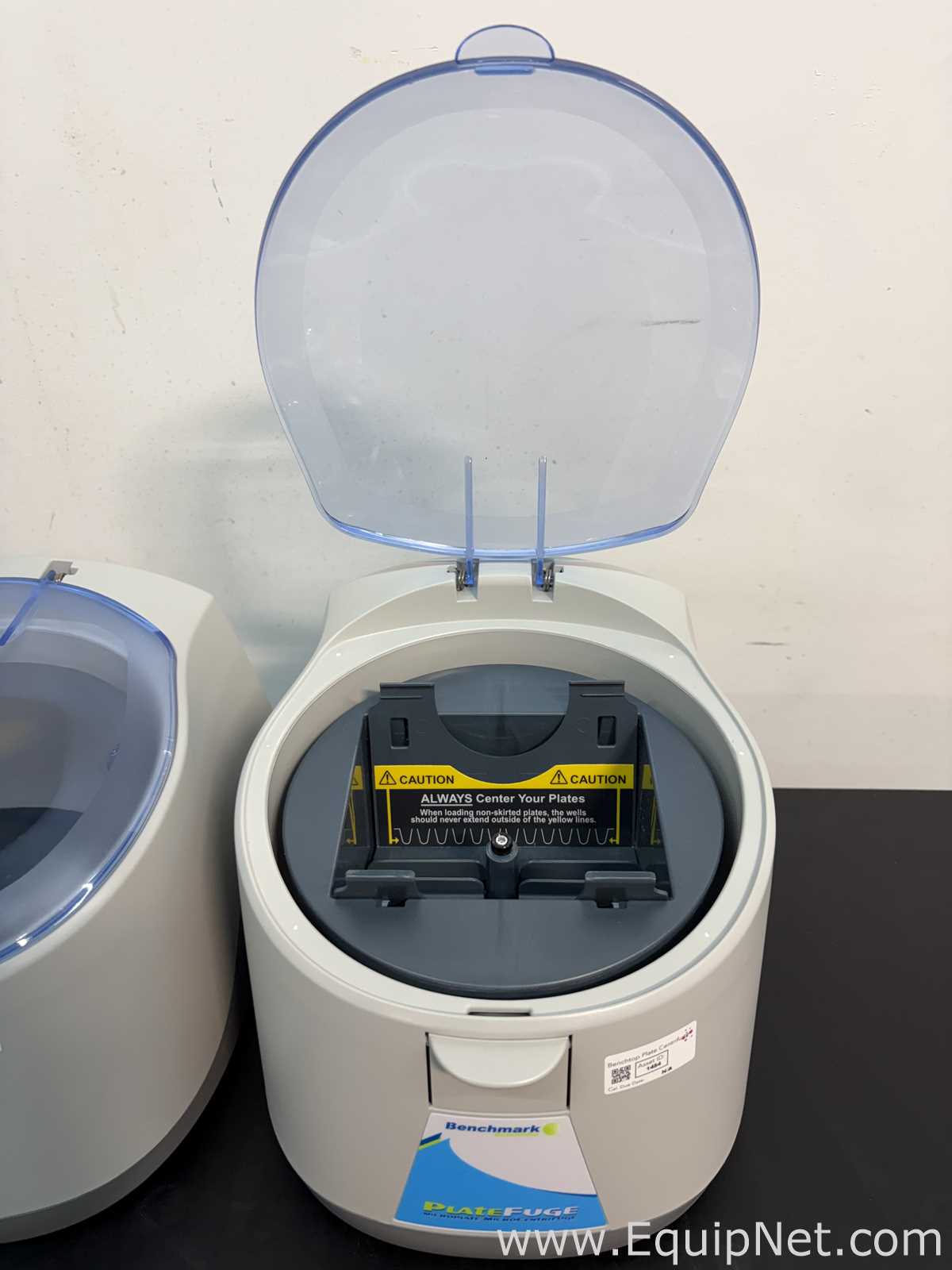 Los aus 2 Laborzentrifuge Benchmark Scientific Inc. C2000 PlateFuge
