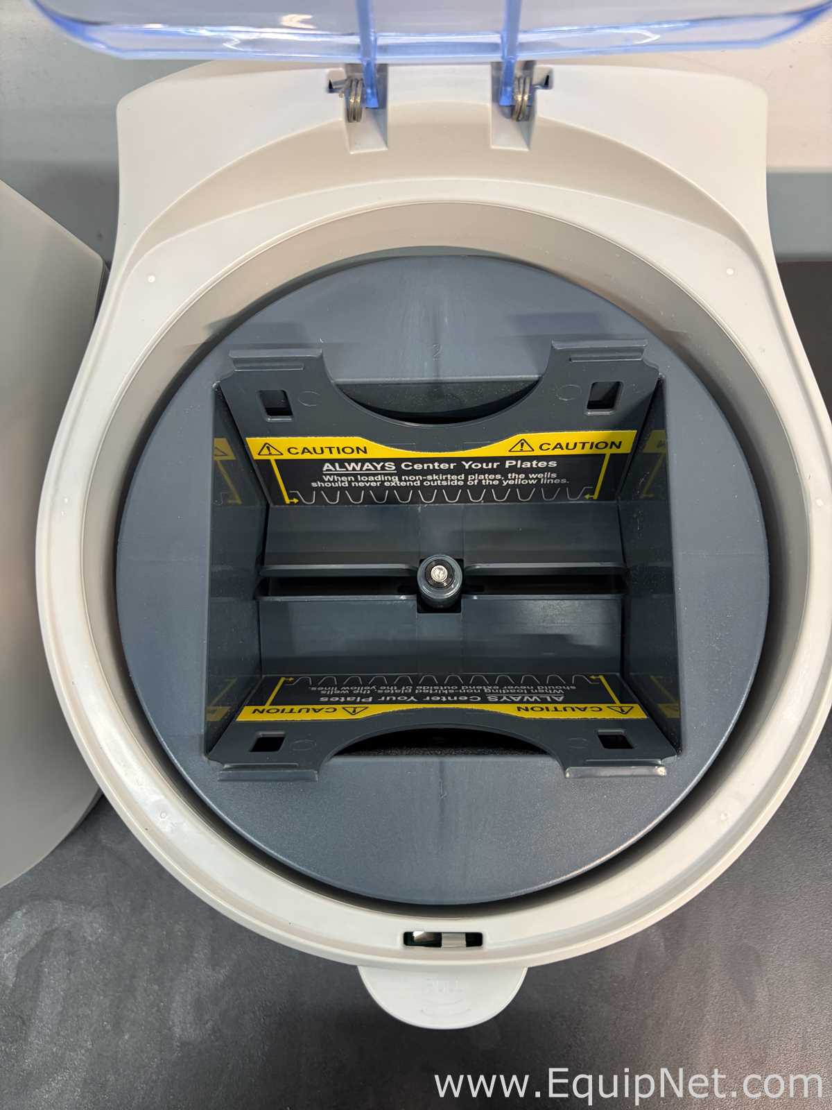 Los aus 2 Laborzentrifuge Benchmark Scientific Inc. C2000 PlateFuge