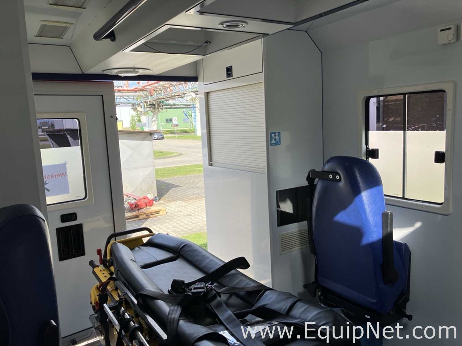 2009 MERCEDES-BENZ Sprinter 906 Krankenkraftwagen (RTW)