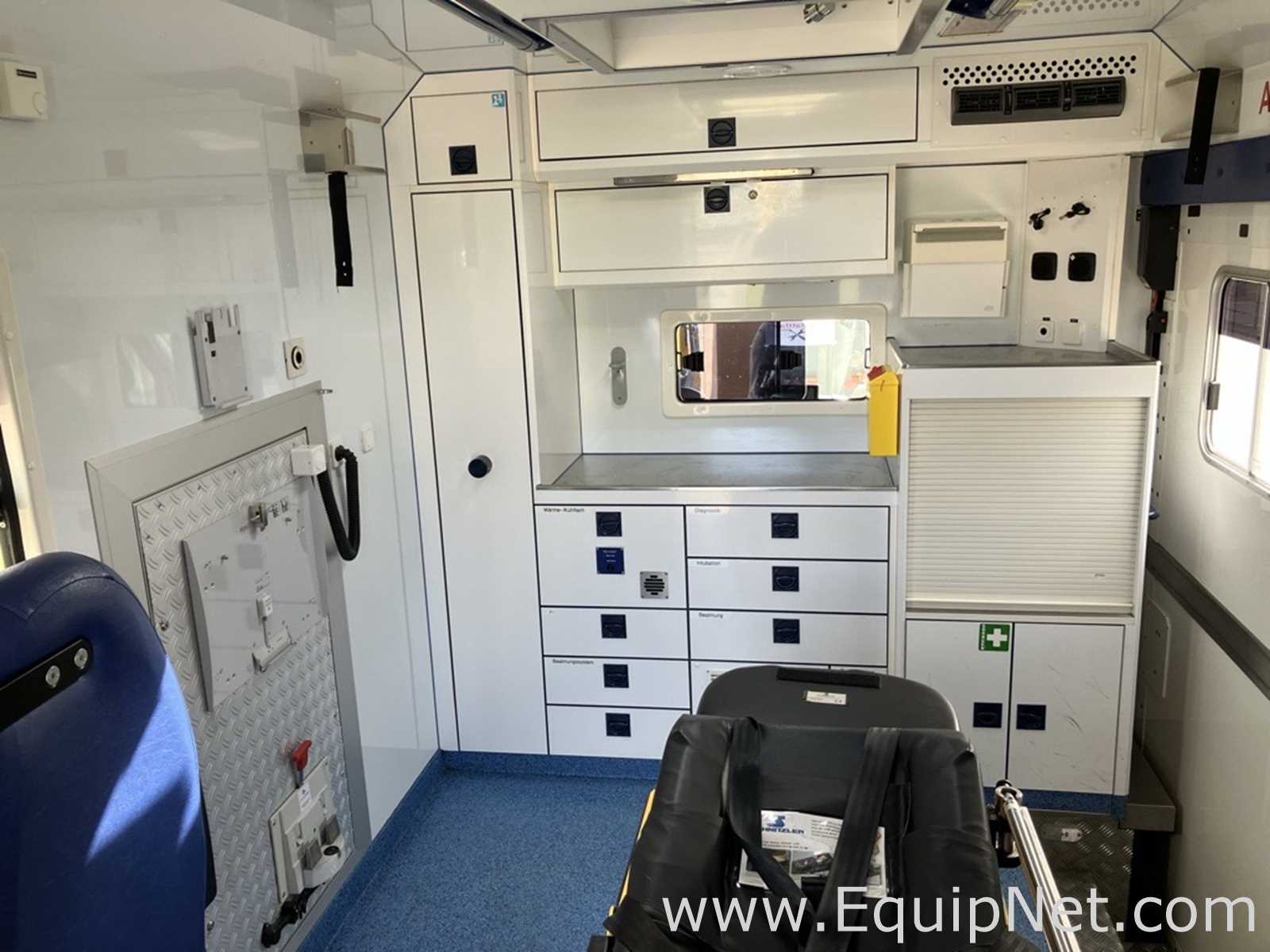 2009 MERCEDES-BENZ Sprinter 906 Krankenkraftwagen (RTW)