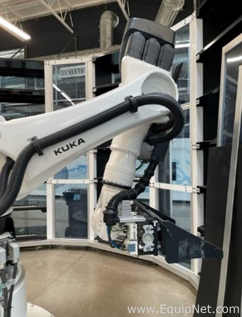 Brazo de Robot de 6 Ejes marca Kuka modelo KR510R3080 con Unidad de Control marca Kuka modelo KR C4