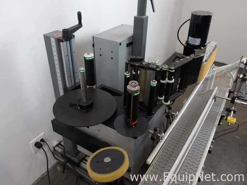 Etiquetadora Southern California Packaging Equipment, INC. ST1100