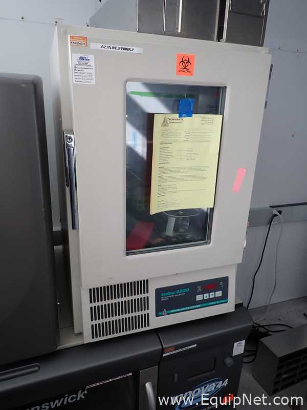 New Brunswick Scientific Innova 4230 Refrigerated Incubator Shaker